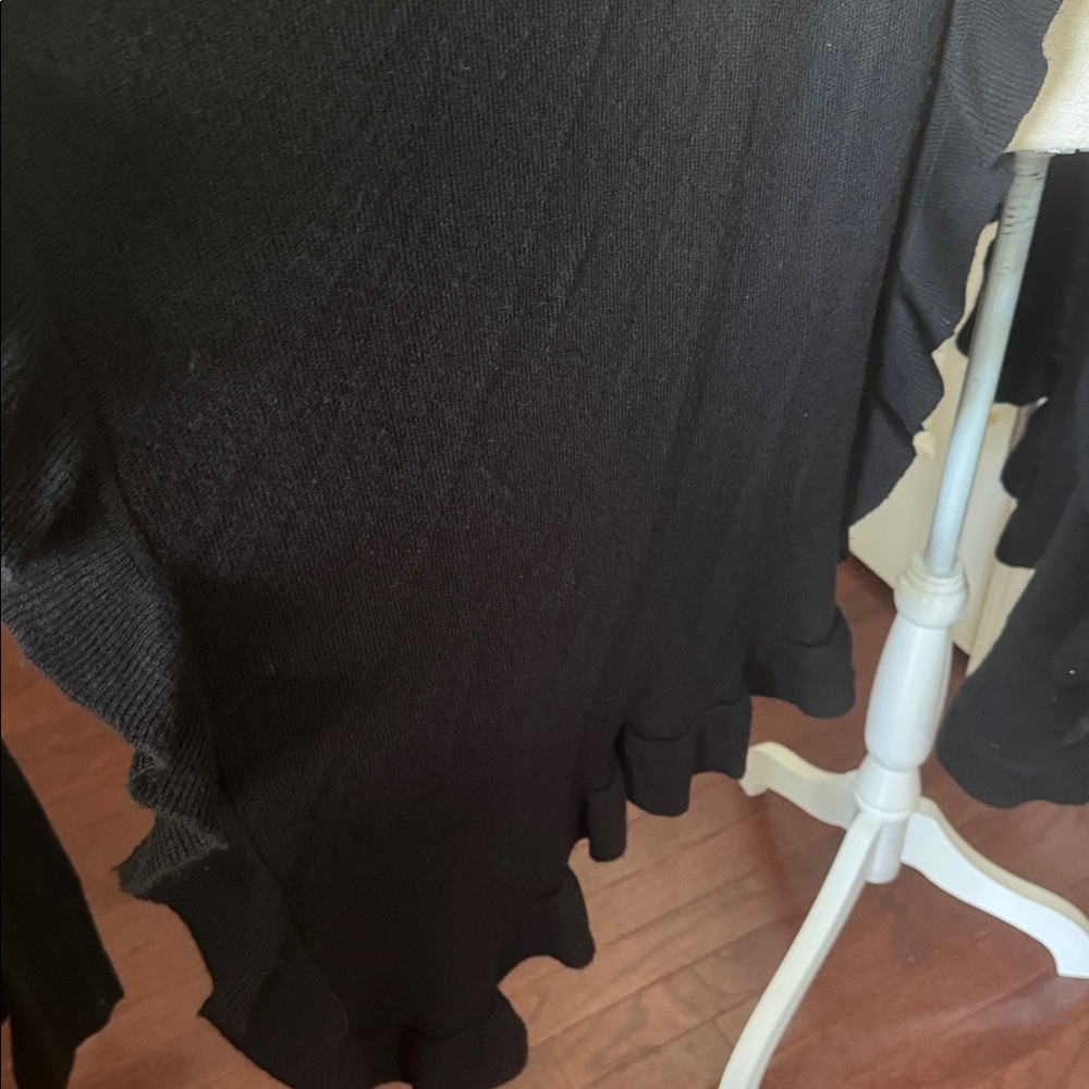 CROFT & BARROW Black Women's Ruffle Detail Wrap Flowy Poncho One Size Cozy - Picture 6 of 11